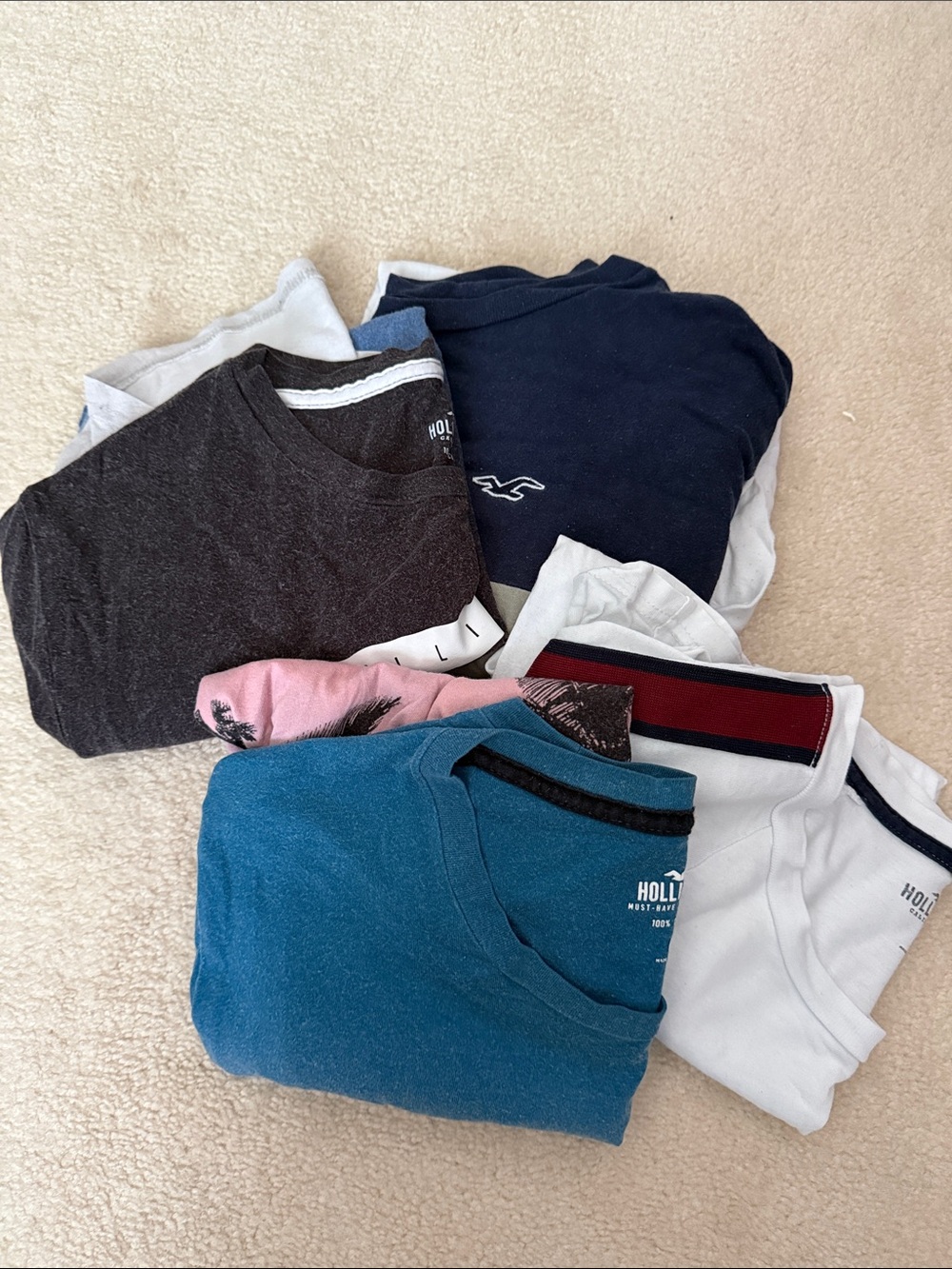 Hollister Mens 100% Cotton Tshirt Bundle of 4